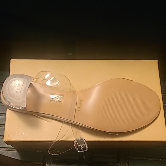 Nude or Clear Heels - Picture 4 of 5